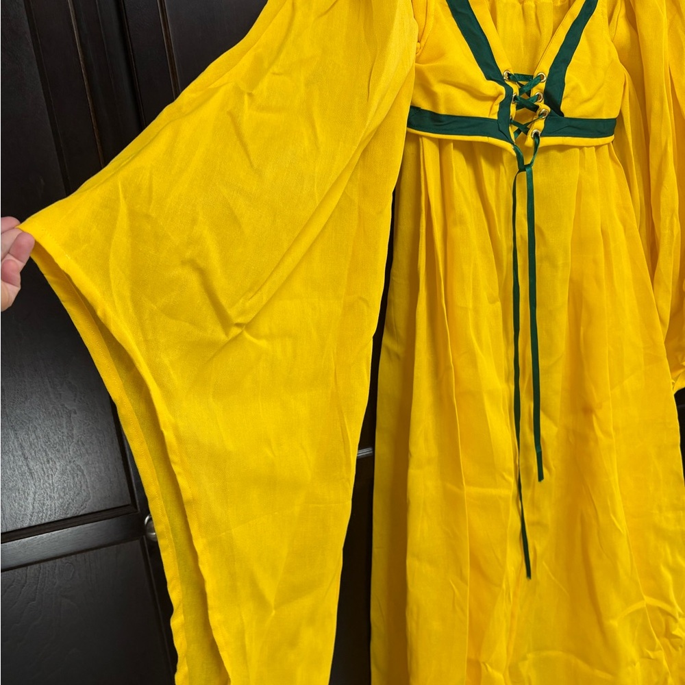 Yellow Dress with Green Accents - Picture 4 of 7